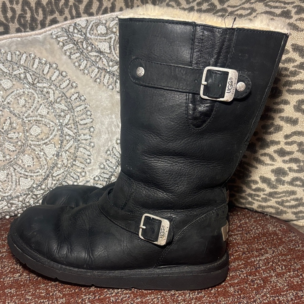 UGG AUSTRALIA boots Kensington Black leather moto Sherpa lined 8 warm winter